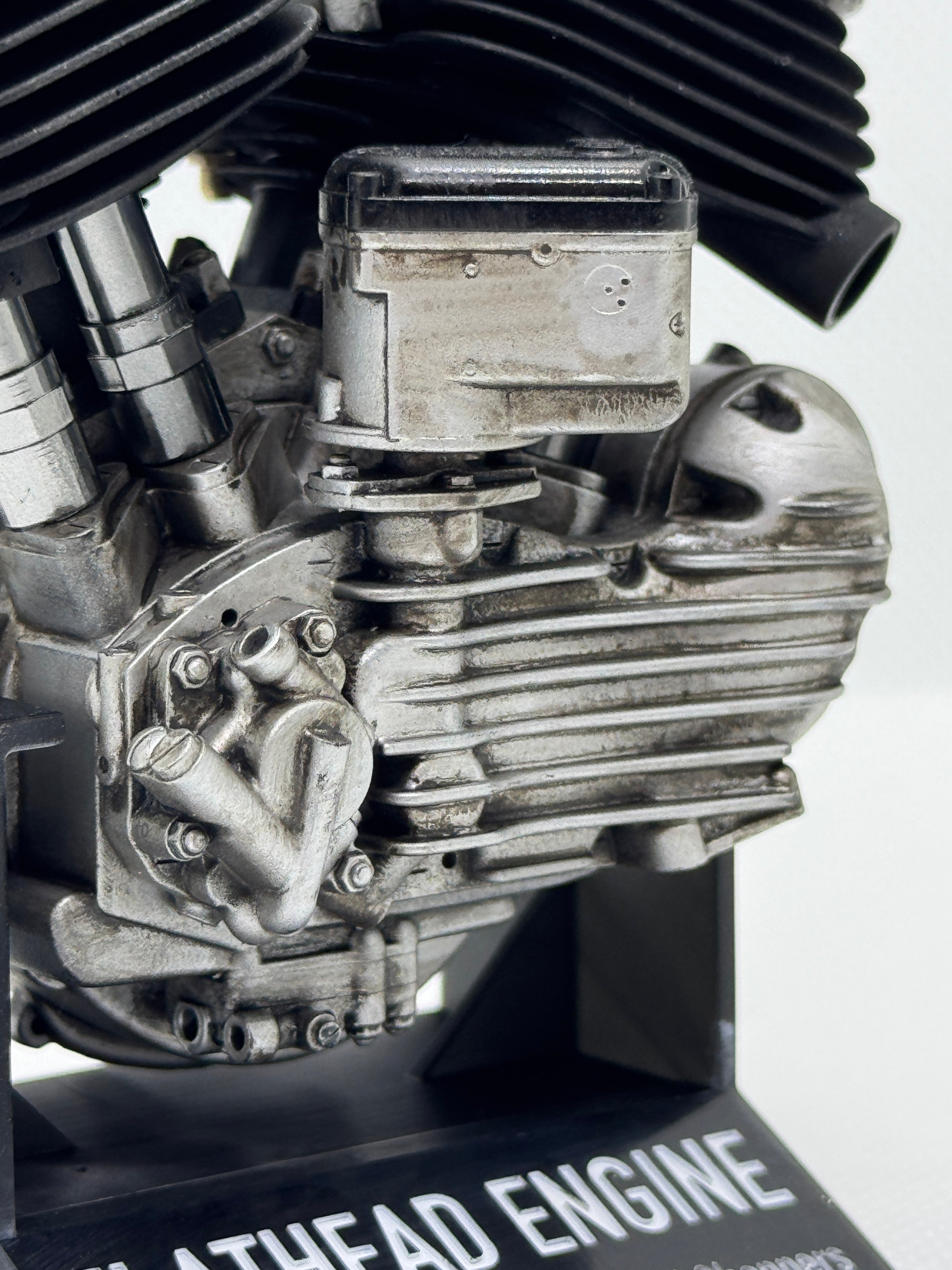 1/6スケール フラットヘッドモーリスマグネトーエンジンモデル｜光造形3Dプリント製 精密塗装仕上げ｜ヴィンテージVツインの原点を立体表現