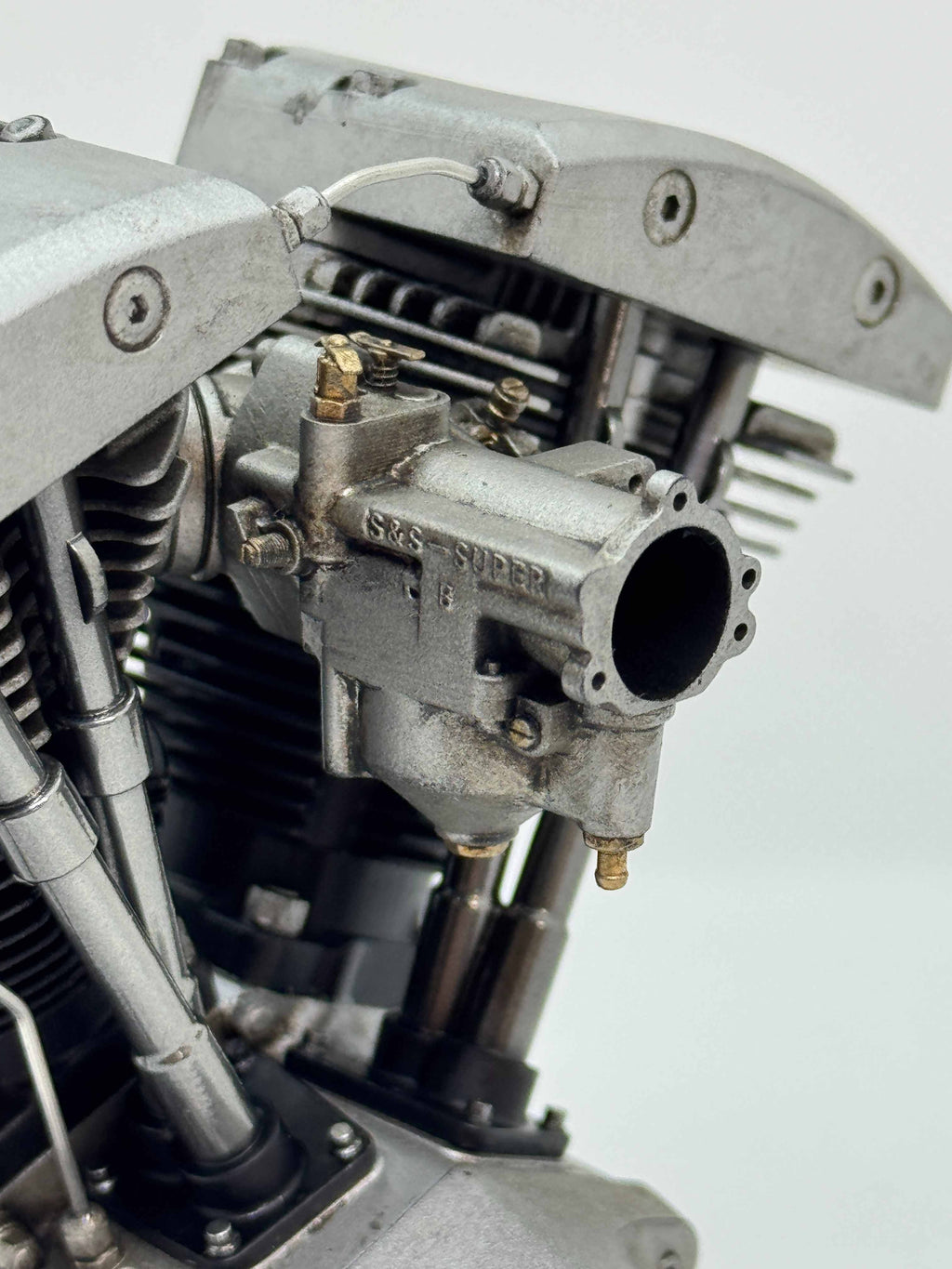 1/6スケール ショベルヘッドエンジンモデル｜S&S Bキャブ｜光造形3Dプリント＆エイジング塗装仕上げ｜リアルディスプレイモデル