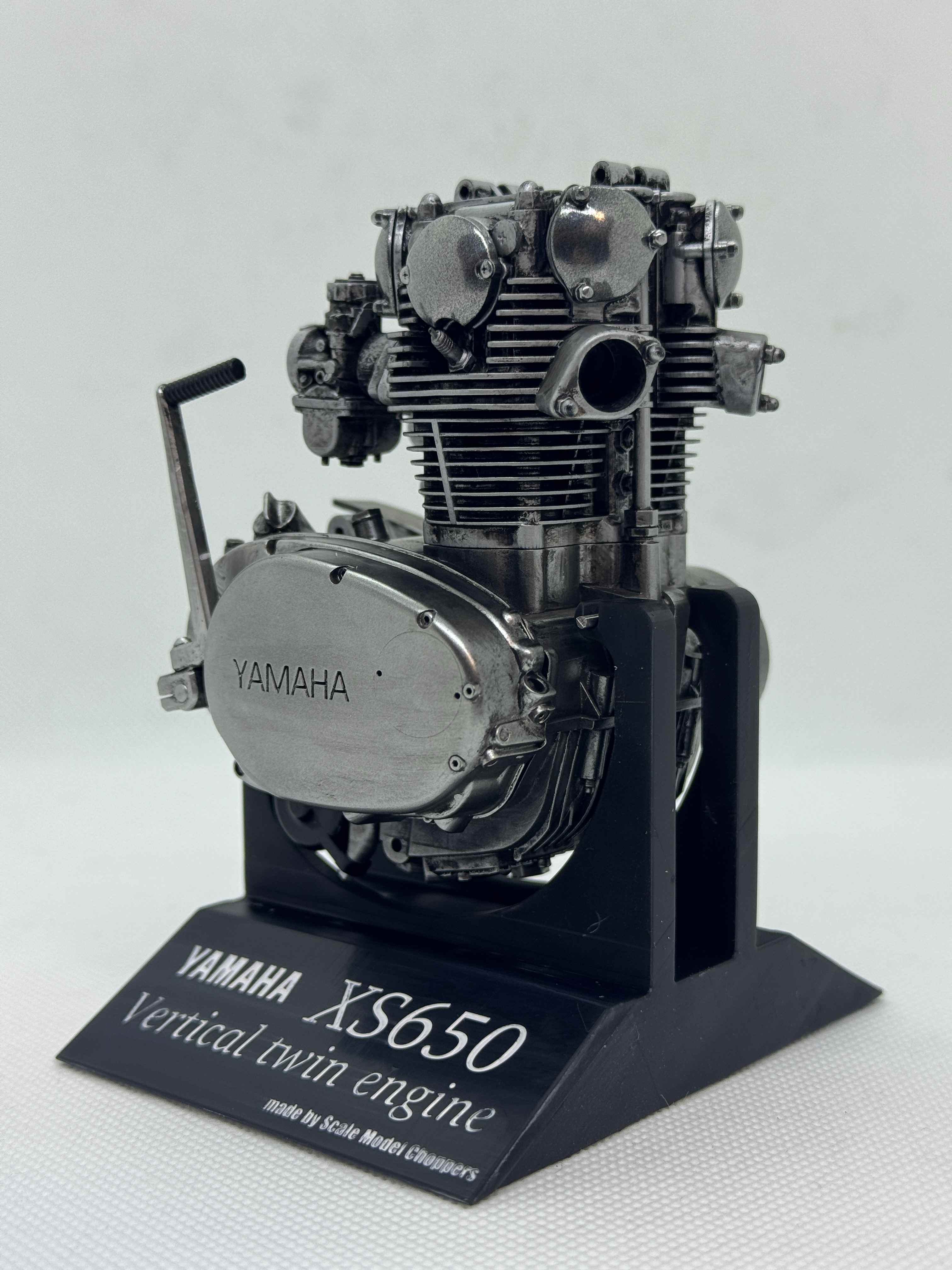 1/6スケール YAMAHA XS650 エンジン模型｜光造形3Dプリント製 精密塗装仕上げ｜名作バーチカルツインを立体再現