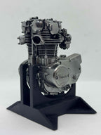 1/6スケール YAMAHA XS650 エンジン模型｜光造形3Dプリント製 精密塗装仕上げ｜名作バーチカルツインを立体再現