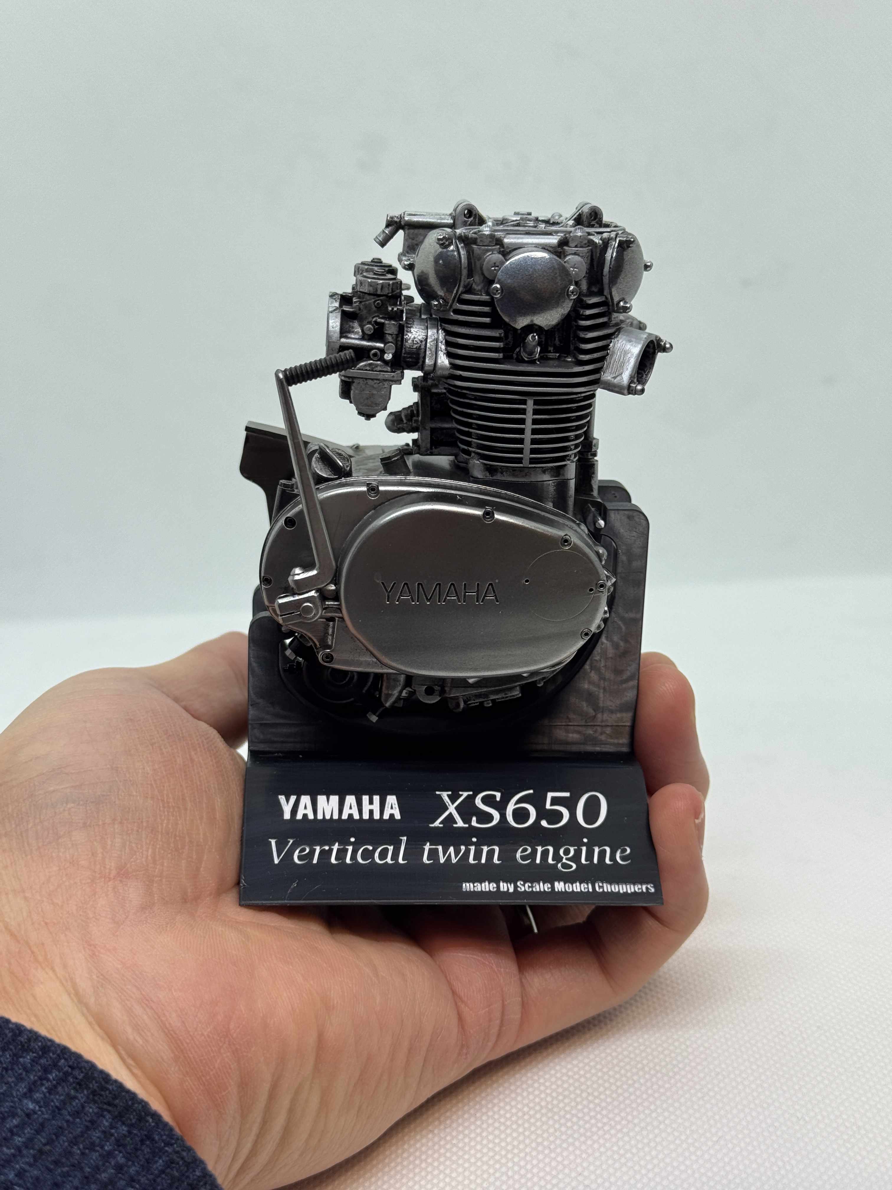 1/6スケール YAMAHA XS650 エンジン模型｜光造形3Dプリント製 精密塗装仕上げ｜名作バーチカルツインを立体再現